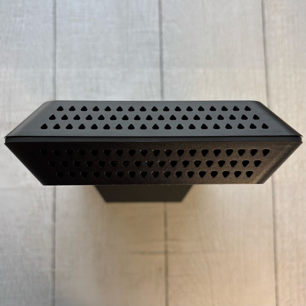 Netgear Nighthawk CM1200 Multi-Gig DOCSIS 3.1 Cable Modem - Picture 15 of 16